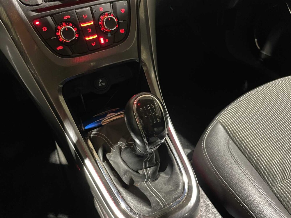 Opel Astra Sports Tourer 1.4 Turbo Cosmo 120pk 2011, 76-RPZ-3