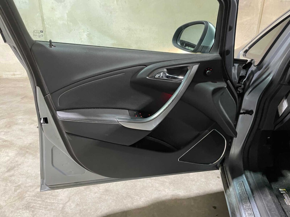 Opel Astra Sports Tourer 1.4 Turbo Cosmo 120pk 2011, 76-RPZ-3