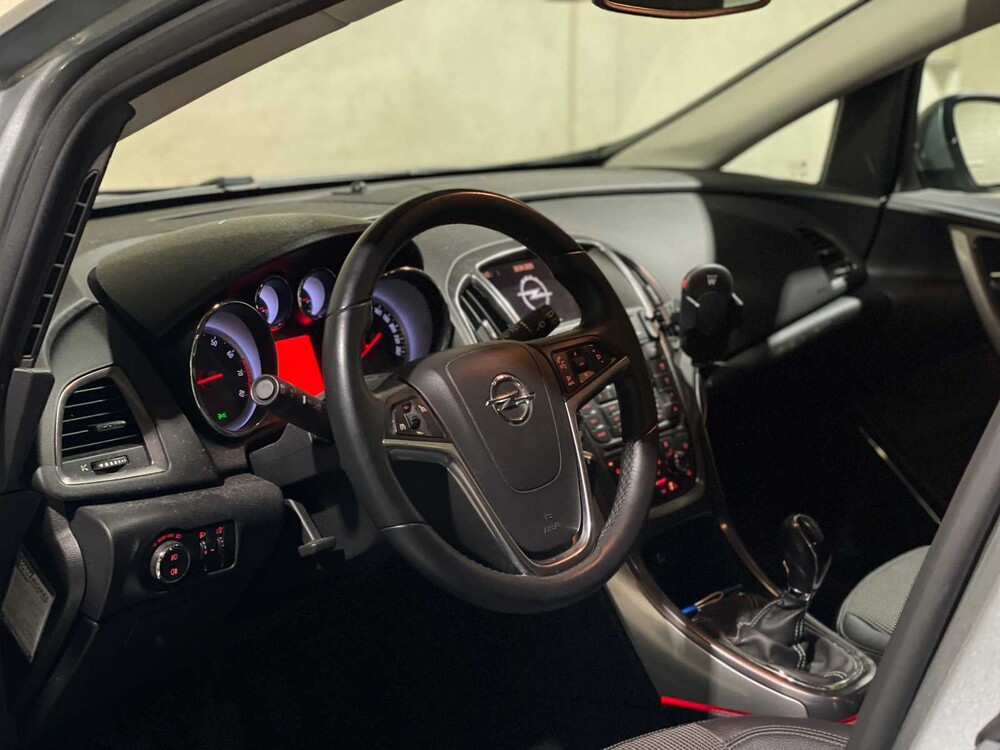 Opel Astra Sports Tourer 1.4 Turbo Cosmo 120pk 2011, 76-RPZ-3