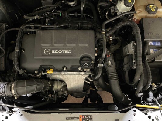 Opel Astra Sports Tourer 1.4 Turbo Cosmo 120pk 2011, 76-RPZ-3