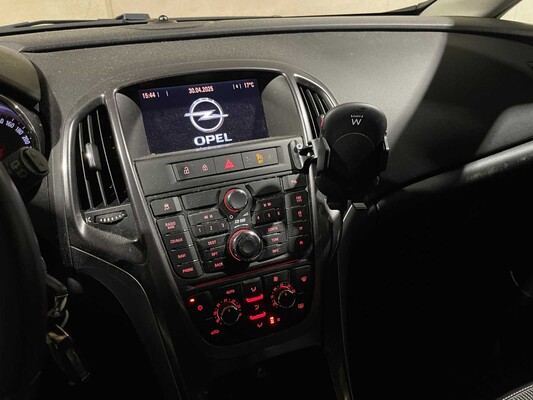 Opel Astra Sports Tourer 1.4 Turbo Cosmo 120pk 2011, 76-RPZ-3
