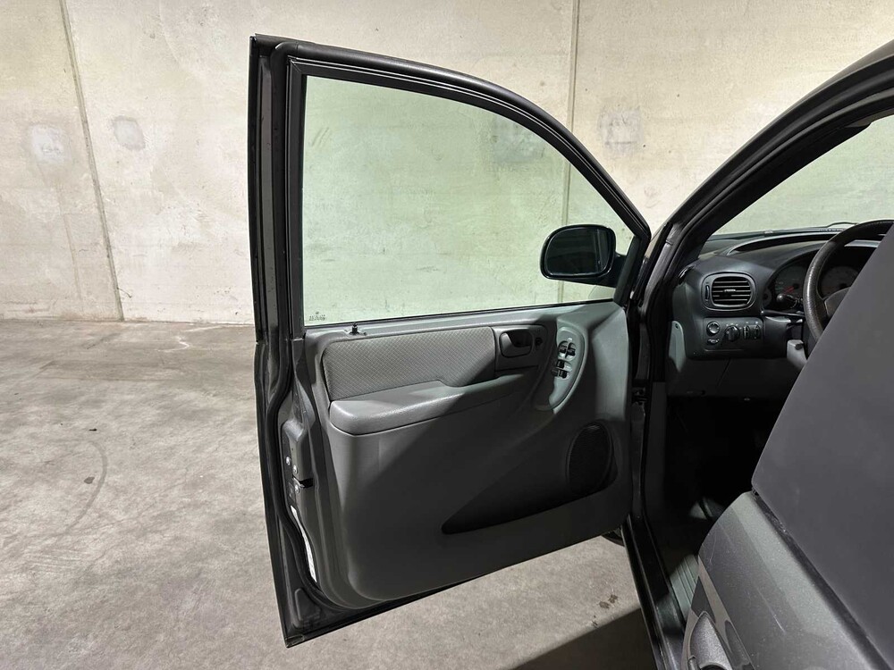 Chrysler Grand Voyager 3.3i SE 174pk 2008, 71-VLT-9