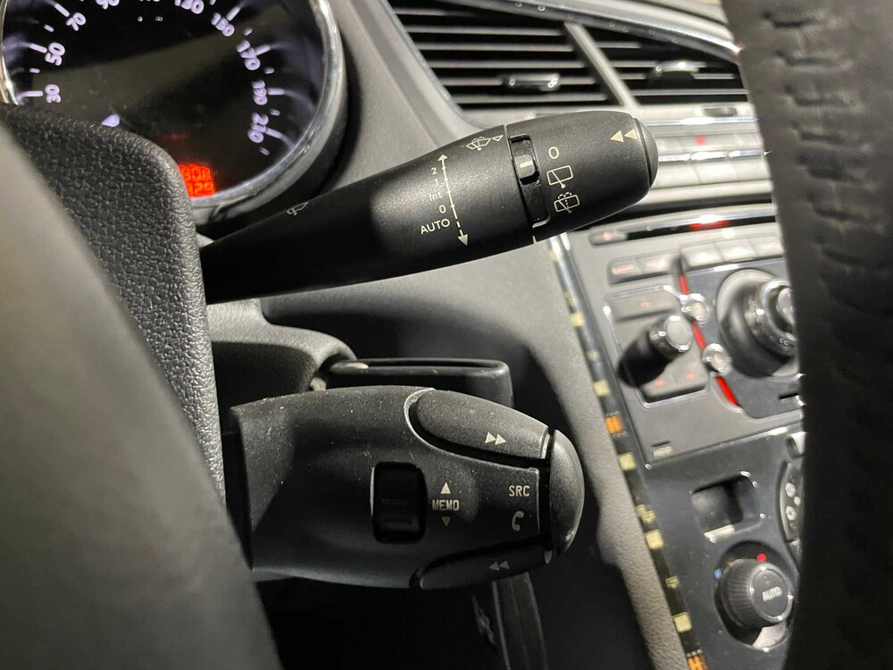 Peugeot 5008 1.6 THP GT 7p. 156pk 2011, 72-NXP-2