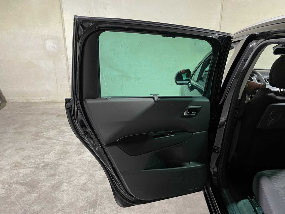 Peugeot 5008 1.6 THP GT 7p. 156pk 2011, 72-NXP-2