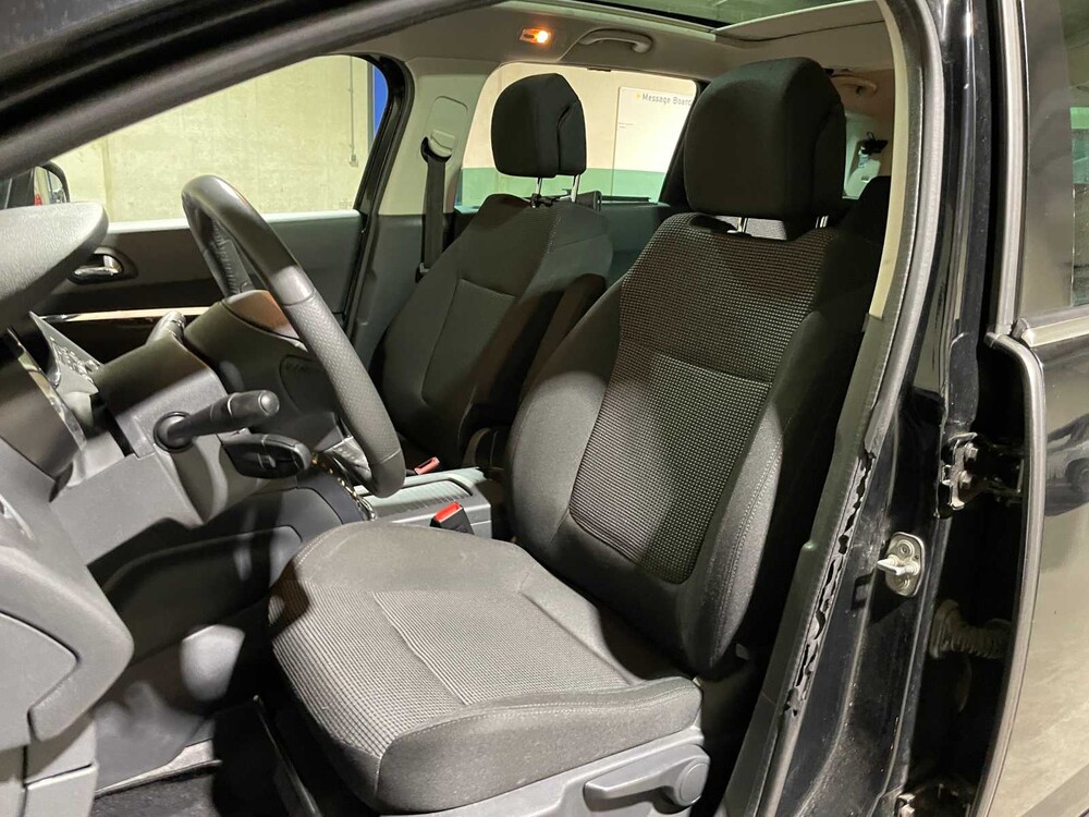 Peugeot 5008 1.6 THP GT 7p. 156pk 2011, 72-NXP-2