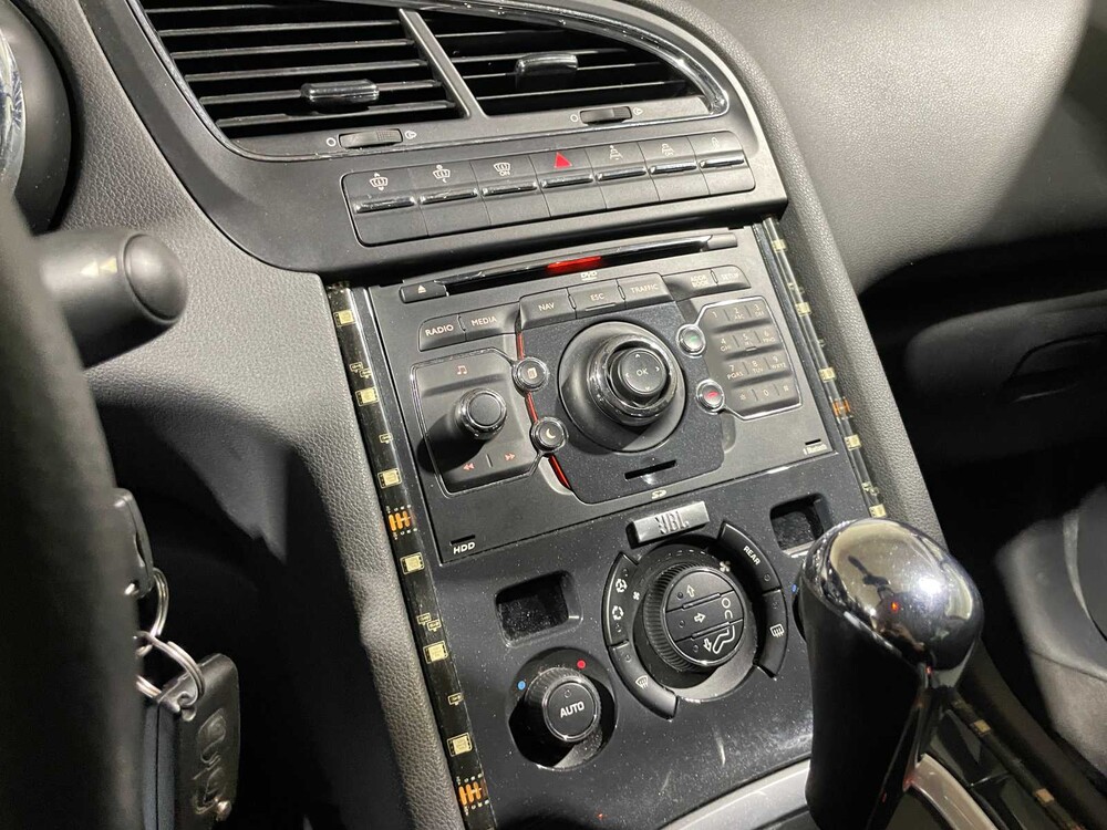 Peugeot 5008 1.6 THP GT 7p. 156pk 2011, 72-NXP-2