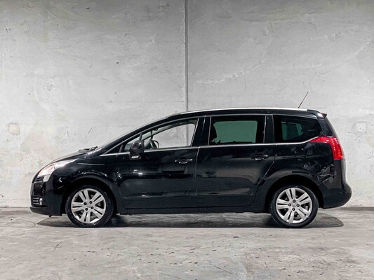 Peugeot 5008 1.6 THP GT 7p. 156pk 2011, 72-NXP-2