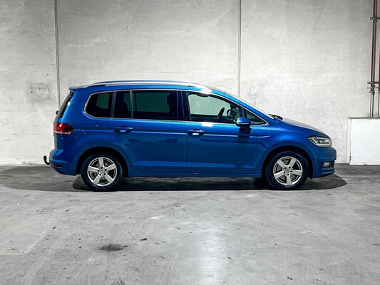 Volkswagen Touran 1.4 TSI Connected Series -Automaat- 150pk 2016, JS-249-R