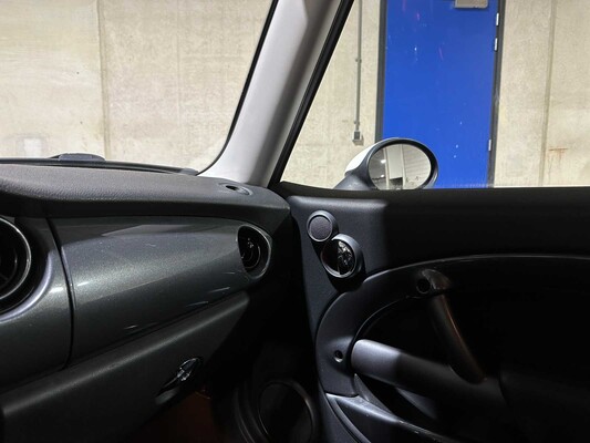 Mini 1.6 Cooper RC31 116pk 2004, ZB-260-B