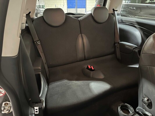Mini 1.6 Cooper RC31 116pk 2004, ZB-260-B