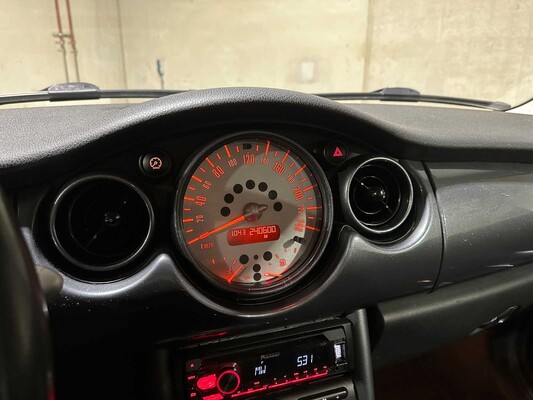 Mini 1.6 Cooper RC31 116pk 2004, ZB-260-B