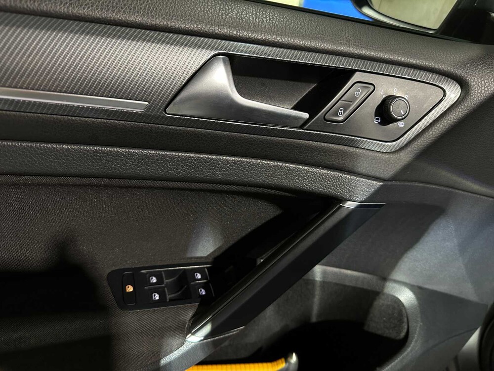 Volkswagen Golf 1.5 TSI Highline Business R 150PS 2019, ZD-532-L