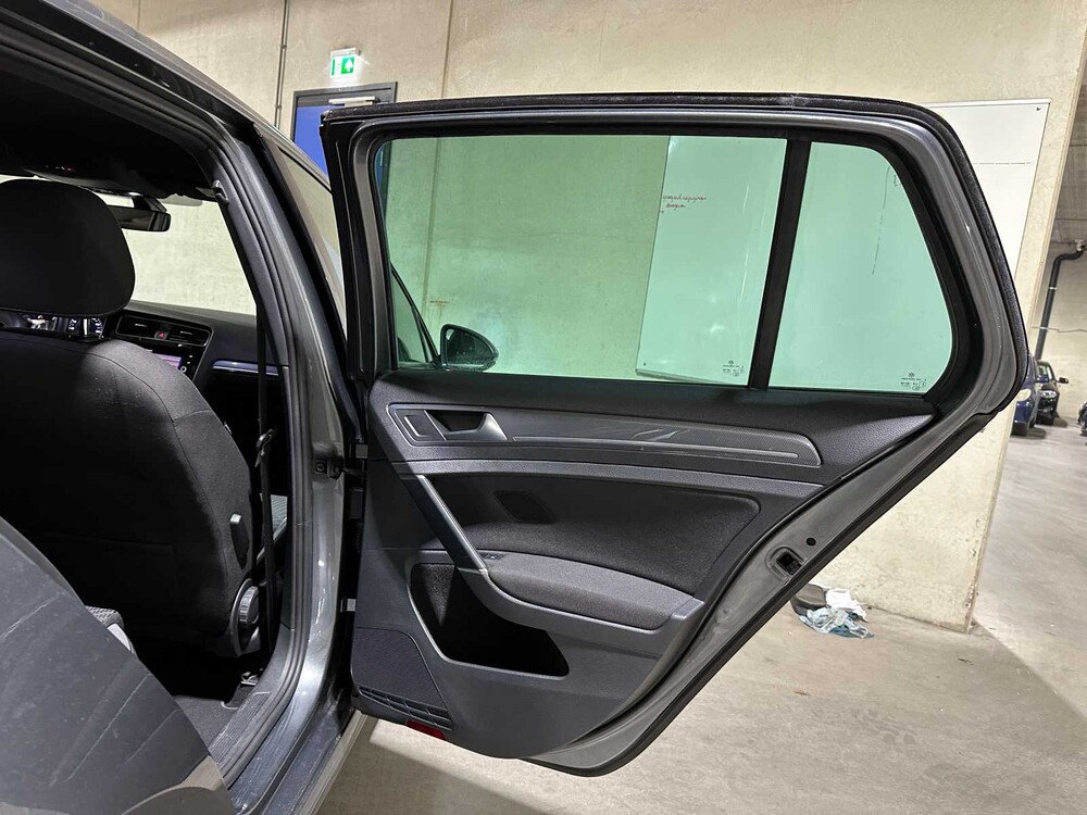 Volkswagen Golf 1.5 TSI Highline Business R 150PS 2019, ZD-532-L