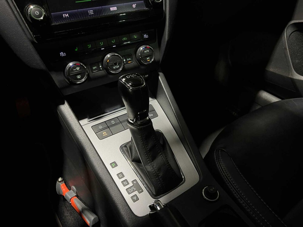 Skoda Octavia Combi 1.4 TSI -Automaat- Elegance Business line 140pk 2014, 8-TLG-86 