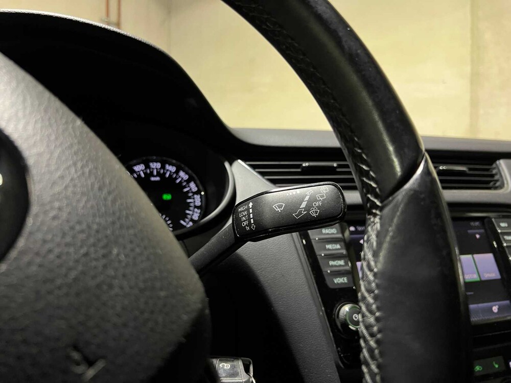 Skoda Octavia Combi 1.4 TSI -Automaat- Elegance Business line 140pk 2014, 8-TLG-86 