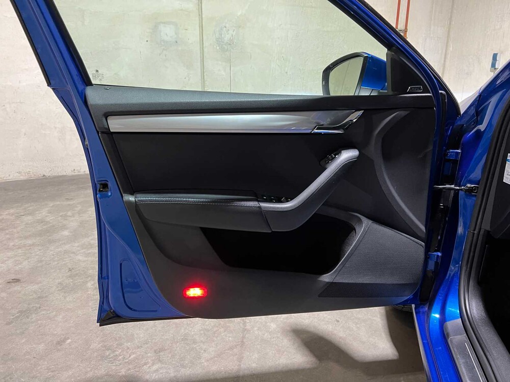 Skoda Octavia Combi 1.4 TSI -Automaat- Elegance Business line 140pk 2014, 8-TLG-86 