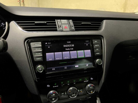 Skoda Octavia Combi 1.4 TSI -Automaat- Elegance Business line 140pk 2014, 8-TLG-86