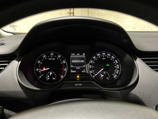 Skoda Octavia Combi 1.4 TSI -Automaat- Elegance Business line 140pk 2014, 8-TLG-86