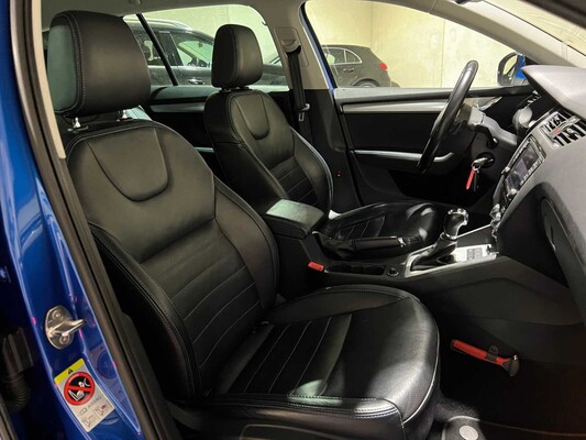 Skoda Octavia Combi 1.4 TSI -Automaat- Elegance Business line 140pk 2014, 8-TLG-86