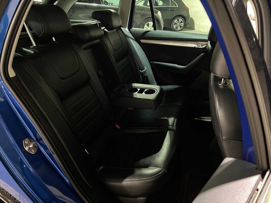 Skoda Octavia Combi 1.4 TSI -Automaat- Elegance Business line 140pk 2014, 8-TLG-86