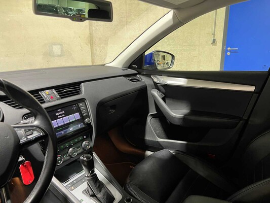 Skoda Octavia Combi 1.4 TSI -Automaat- Elegance Business line 140pk 2014, 8-TLG-86