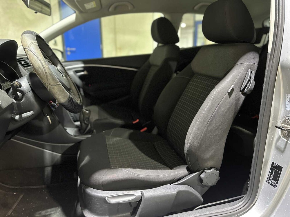 Volkswagen Polo 1.2 TSI Comfortline 90pk 2016, J-776-VR