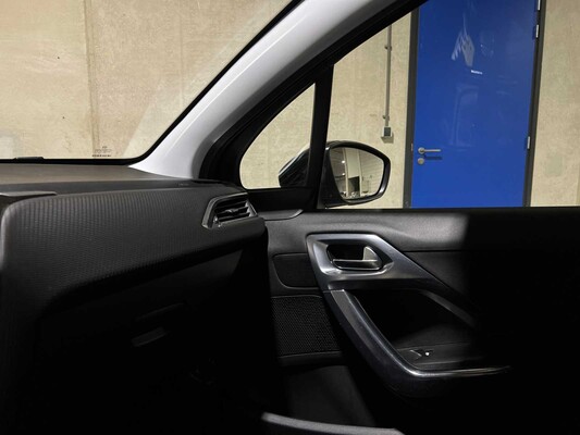 Peugeot 2008 1.2 PureTech Allure 110pk 2018, SG-848-G