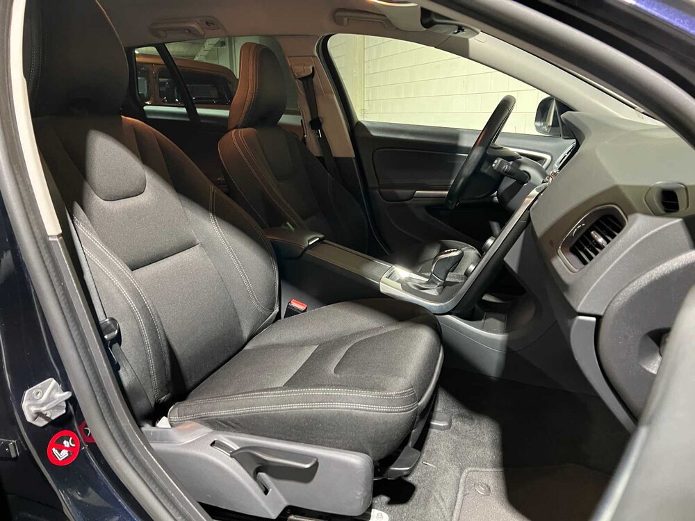 Volvo V60 2.0 D2 Momentum 120pk 2016 -Automaat-, H-765-RV