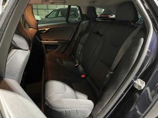 Volvo V60 2.0 D2 Momentum 120pk 2016 -Automaat-, H-765-RV