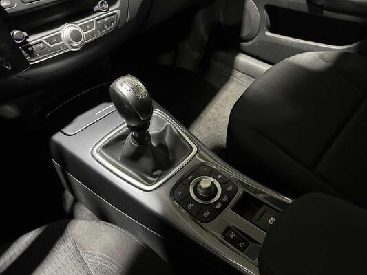 Renault Laguna Estate 2.0 Dynamique 140pk 2010, 36-NKG-6