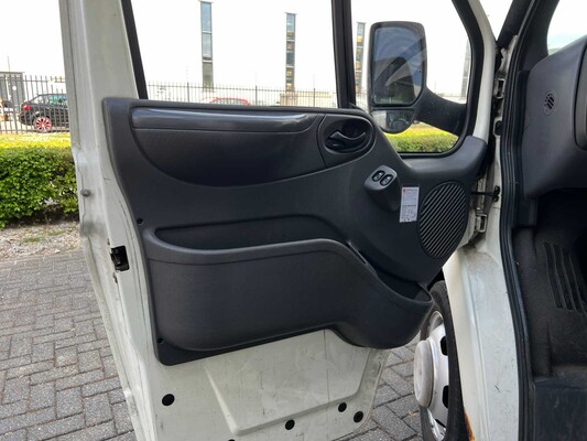 Ford Transit 350L 2.4TDdi DL 125pk 2005 Bedrijfswagen, 69-VDV-2