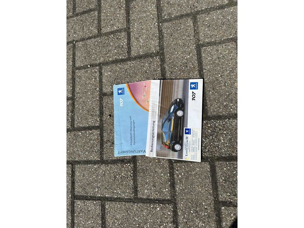 Peugeot 107 1.0-12V XR 68PS 2006, 1-SVR-93