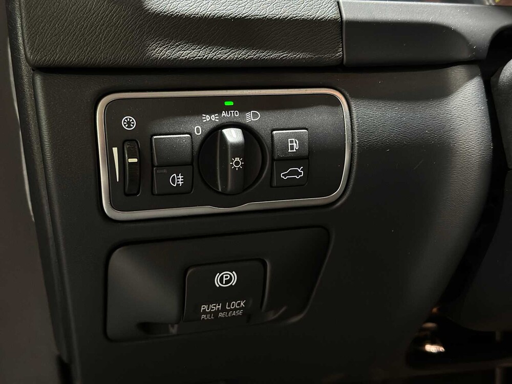 Volvo V60 2.4 D6 AWD Plug-In Hybrid Summum 286pk 2014, 4-TJX-19