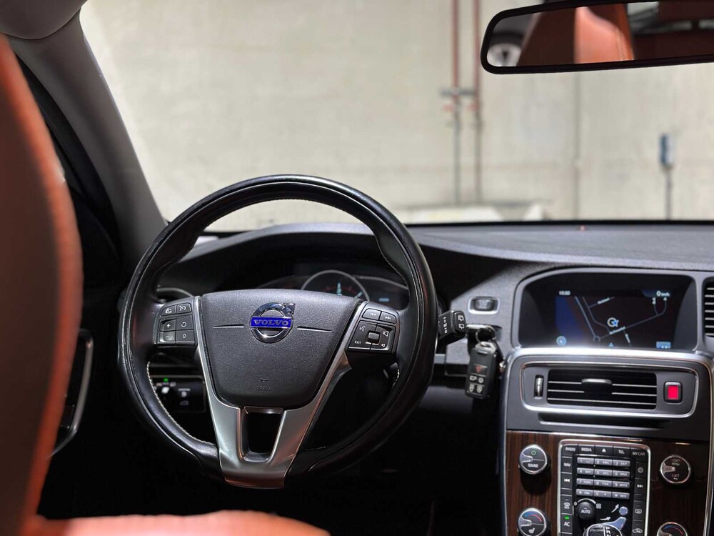 Volvo V60 2.4 D6 AWD Plug-In Hybrid Summum 286pk 2014, 4-TJX-19