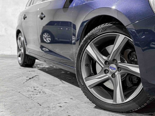 Volvo V60 2.4 D6 AWD Plug-In Hybrid Summum 286PS 2014, 4-TJX-19