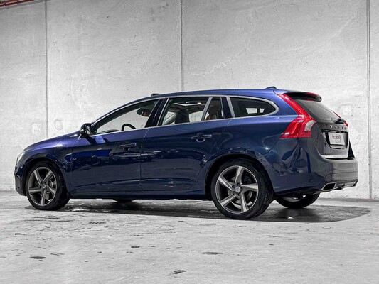 Volvo V60 2.4 D6 AWD Plug-In Hybrid Summum 286PS 2014, 4-TJX-19