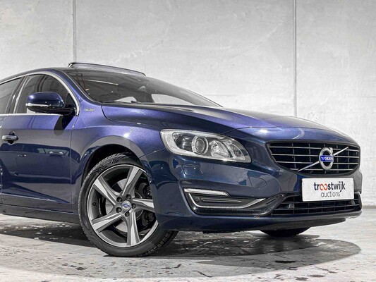 Volvo V60 2.4 D6 AWD Plug-In Hybrid Summum 286PS 2014, 4-TJX-19
