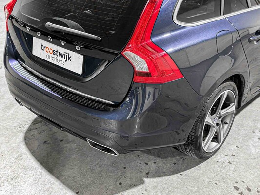 Volvo V60 2.4 D6 AWD Plug-In Hybrid Summum 286PS 2014, 4-TJX-19