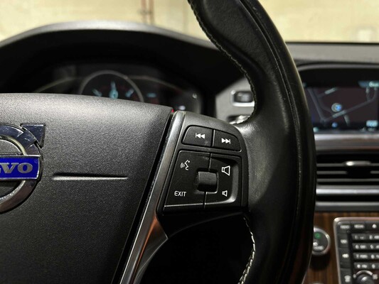 Volvo V60 2.4 D6 AWD Plug-In Hybrid Summum 286PS 2014, 4-TJX-19