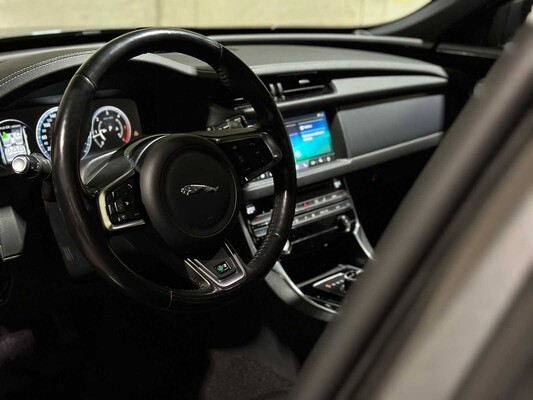 Jaguar XF Sportbrake 2.0d Portfolio 179pk 2017 (Origineel-NL), PZ-465-J