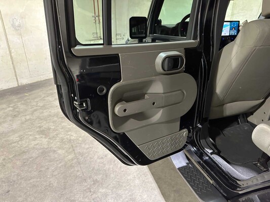 Jeep Wrangler Unlimited 3.8 Sahara 199pk 2007, 45-NHZ-8 Youngtimer