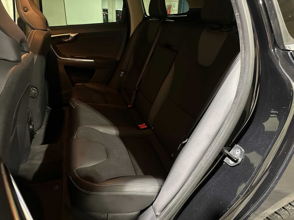 Volvo XC60 2.0 D4 5-Cilinder Momentum 163pk 2012, KT-999-X