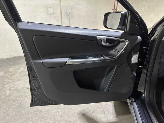 Volvo XC60 2.0 D4 5-cylinder Momentum 163hp 2012, KT-999-X