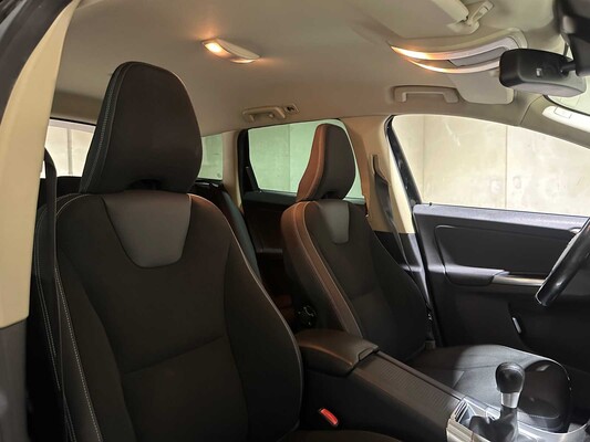Volvo XC60 2.0 D4 5-cylinder Momentum 163hp 2012, KT-999-X