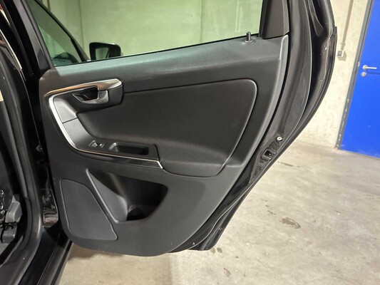 Volvo XC60 2.0 D4 5-cylinder Momentum 163hp 2012, KT-999-X