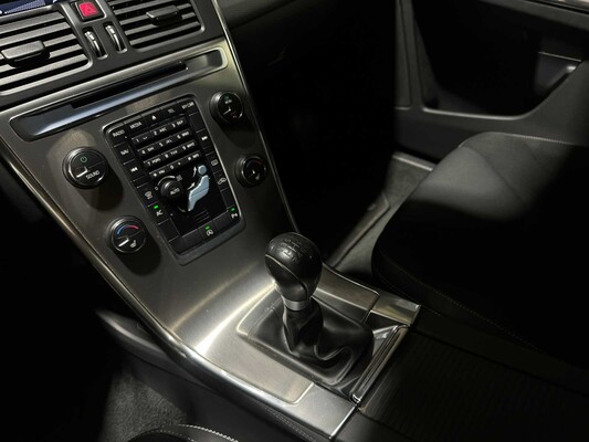 Volvo XC60 2.0 D4 5-cylinder Momentum 163hp 2012, KT-999-X