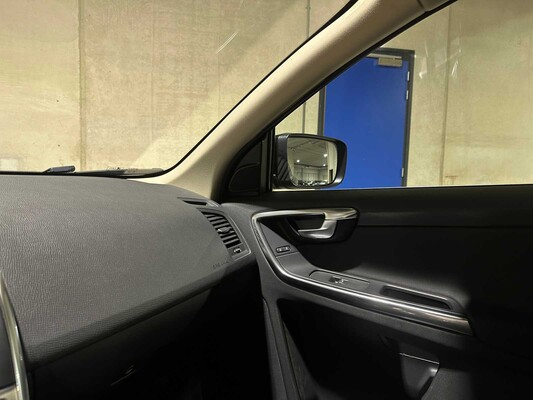 Volvo XC60 2.0 D4 5-cylinder Momentum 163hp 2012, KT-999-X