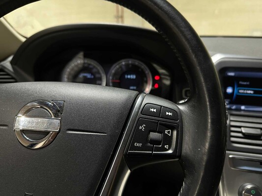 Volvo XC60 2.0 D4 5-cylinder Momentum 163hp 2012, KT-999-X
