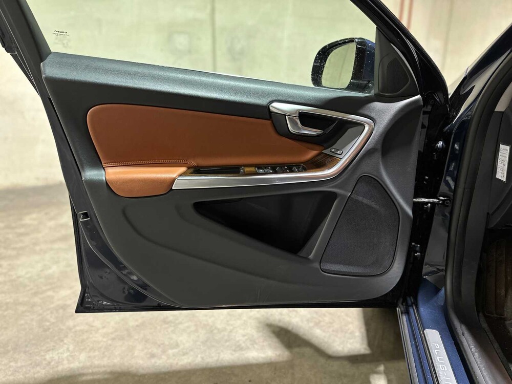 Volvo V60 2.4 D6 AWD Plug-In Hybrid Summum 286pk 2014, 4-TJX-19