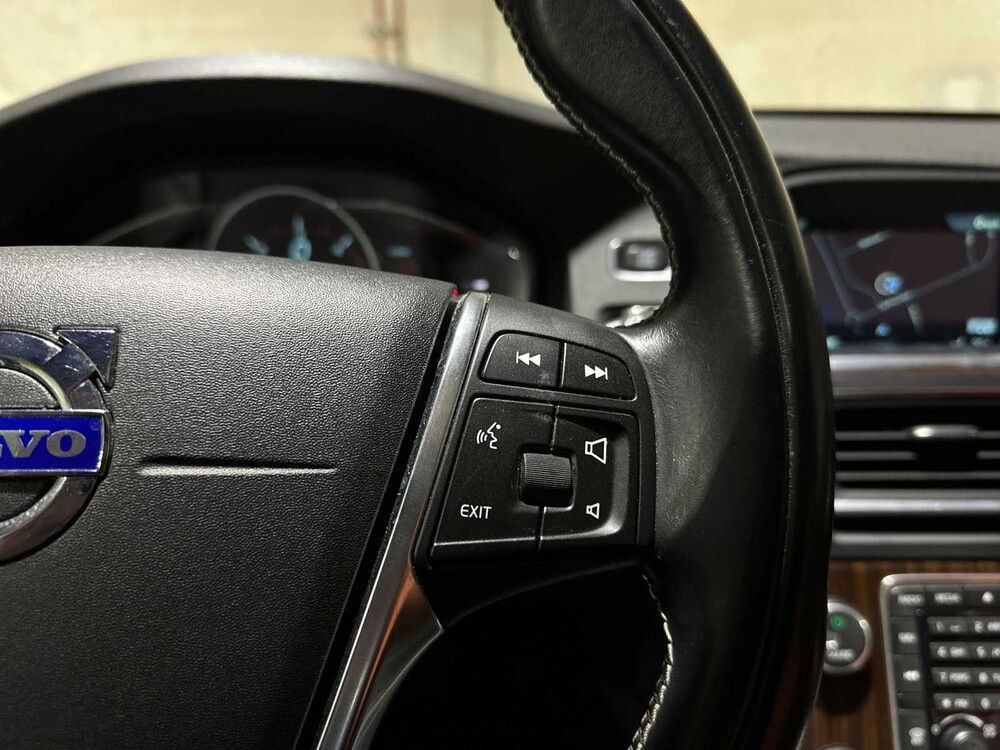 Volvo V60 2.4 D6 AWD Plug-In Hybrid Summum 286pk 2014, 4-TJX-19